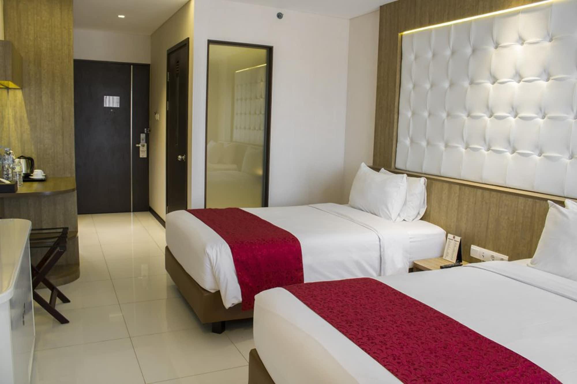 West Point Hotel Bandung Esterno foto