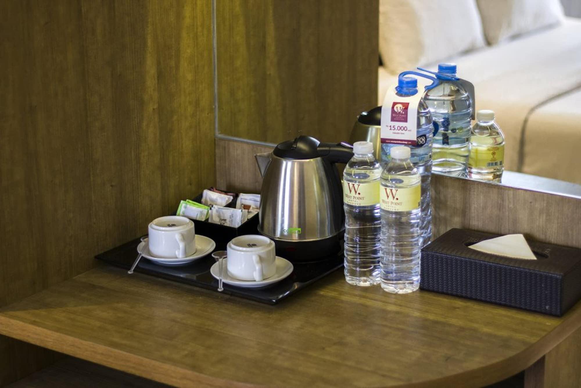 West Point Hotel Bandung Esterno foto