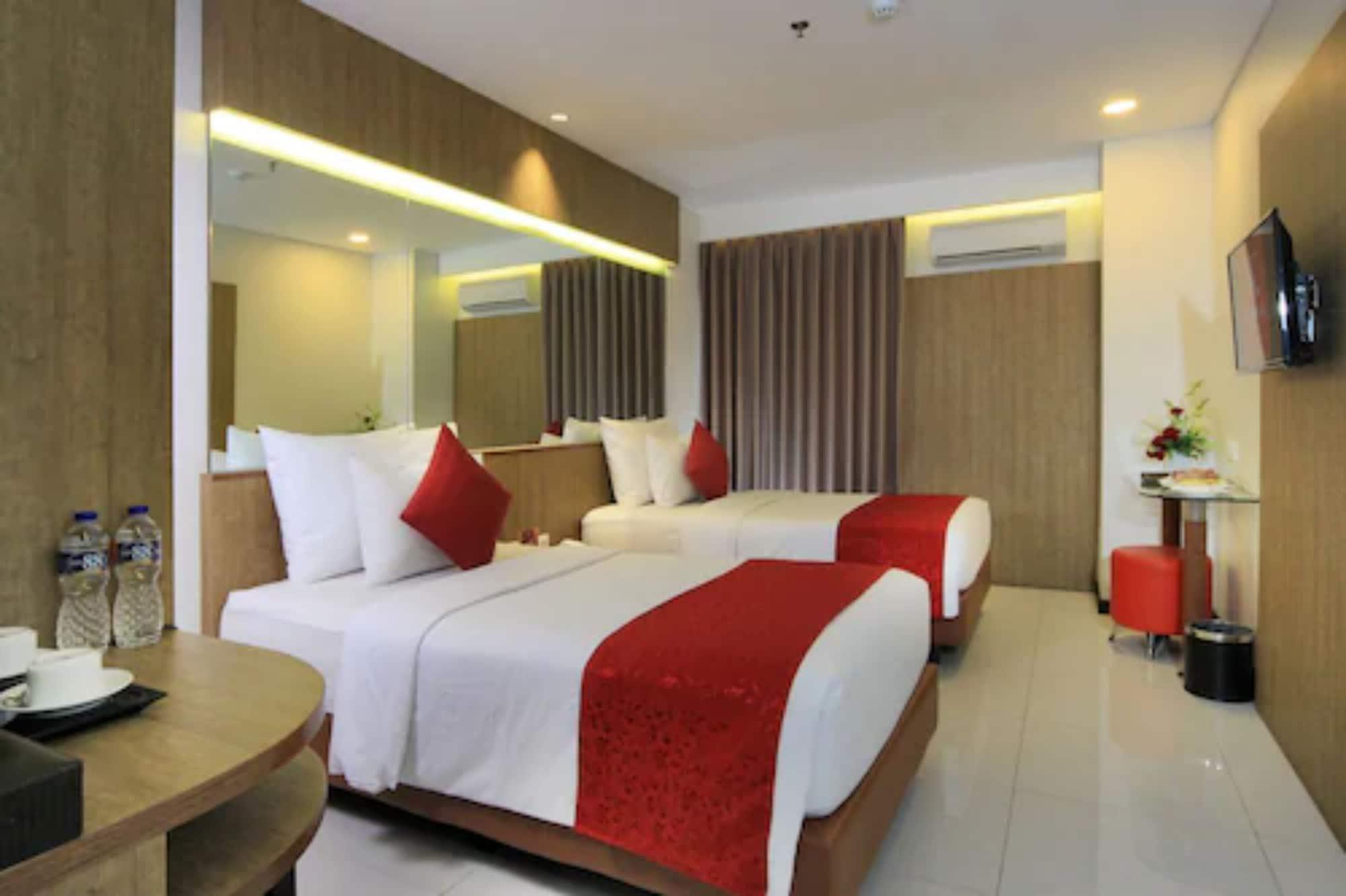 West Point Hotel Bandung Esterno foto