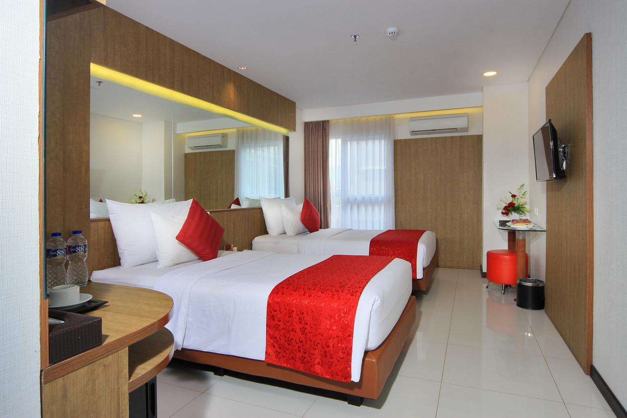 West Point Hotel Bandung Esterno foto