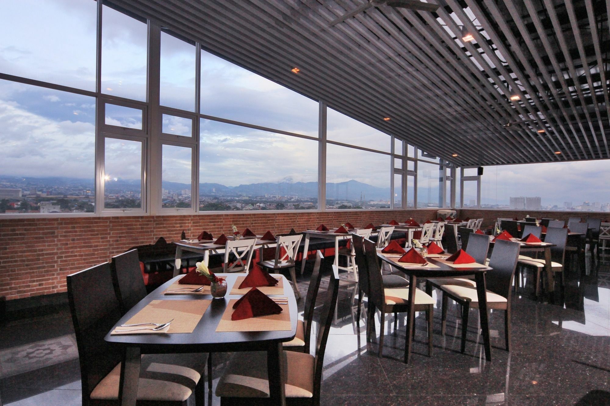 West Point Hotel Bandung Esterno foto