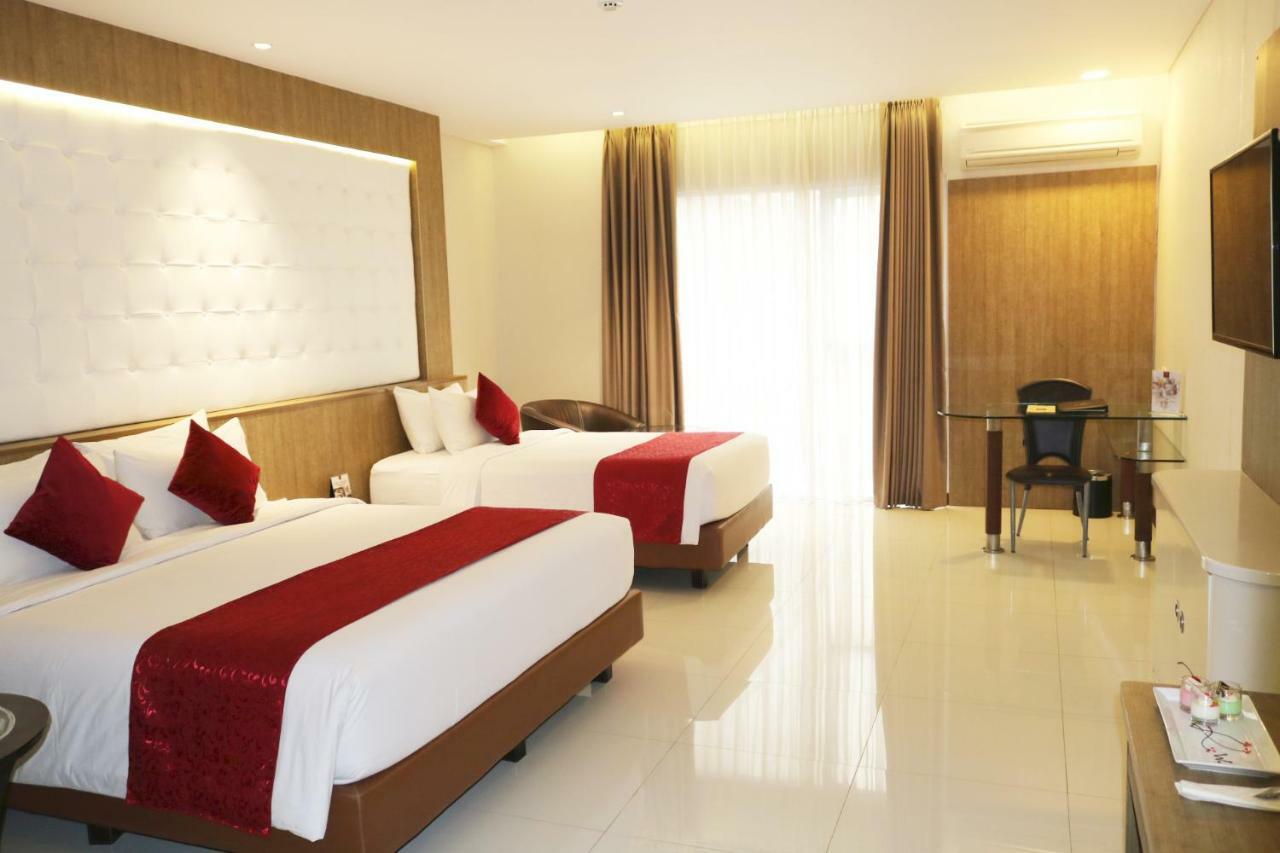 West Point Hotel Bandung Esterno foto