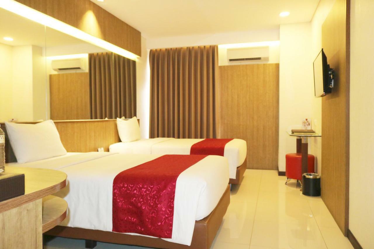 West Point Hotel Bandung Esterno foto